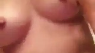 أول تذوق لفيكتوريا لقضيب منتصب ضخم