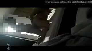 لاتينية ناضجة تركب القضيب في شريط جنسي جامح