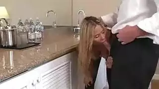 تسجيل أوقية جامحة: عاهرتان ورجل في ماراثون إباحي