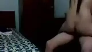 ناضجة مثيرة تتلقى تقييماً قاسياً من عصابة المتعرّيات