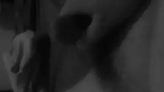 اختبار الملابس الداخلية المثيرة يؤدي لعلاقة ثلاثية مع صديقهن