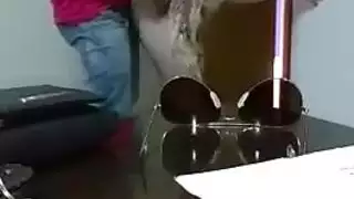 إباحية مكثفة: الرجل يضاجع زوجته بقوة، محشياً فرجها بالكامل