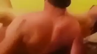 مشهد ديوث قوي: فعل أم وابن مع الأب الديوث