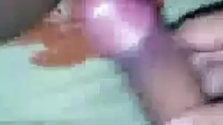 مراهقة سويدية قانونية في أول ظهور جماعي صعب لها