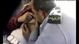عسكري ينيك اسيره