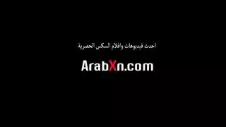 امرأة شرهة تأخذ عدة قذفات في مشهد جنس جماعي