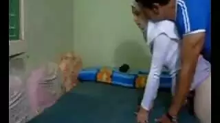 عاهرة مصرية غير مدرسة تنك بقوة وتصور سراً