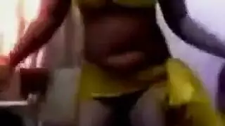 فيلم عراقي منزلي صريح: إثارة بالبكيني تتحول إلى فعل شرجي