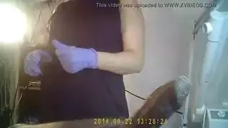 في المطبخ وقفه يمسك ثداياهه في العصا طيز