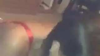 الأمين اليجي ضربات بينما يضخ