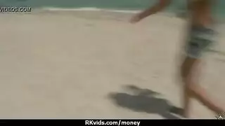 حركة شرجية خام: لا رحمة على ذلك الثقب