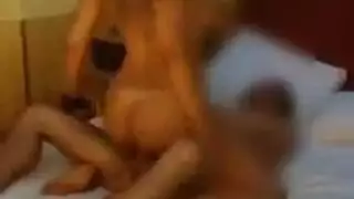 عاهرات وسائل التواصل يعرضن مهابلهن على الإنترنت