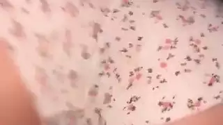 نجت بنت عمتي في حمام