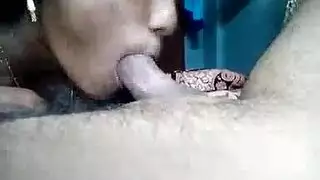 ملكة المص تبلع قبل ممارسة جنس كلابي عنيف